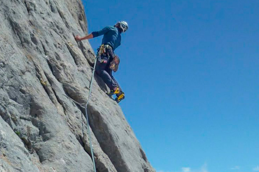 climb yamana naranjo de bulnes 05